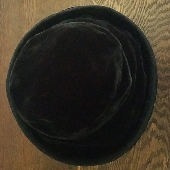 Perfect winter travel hat - Picture 3 of 6